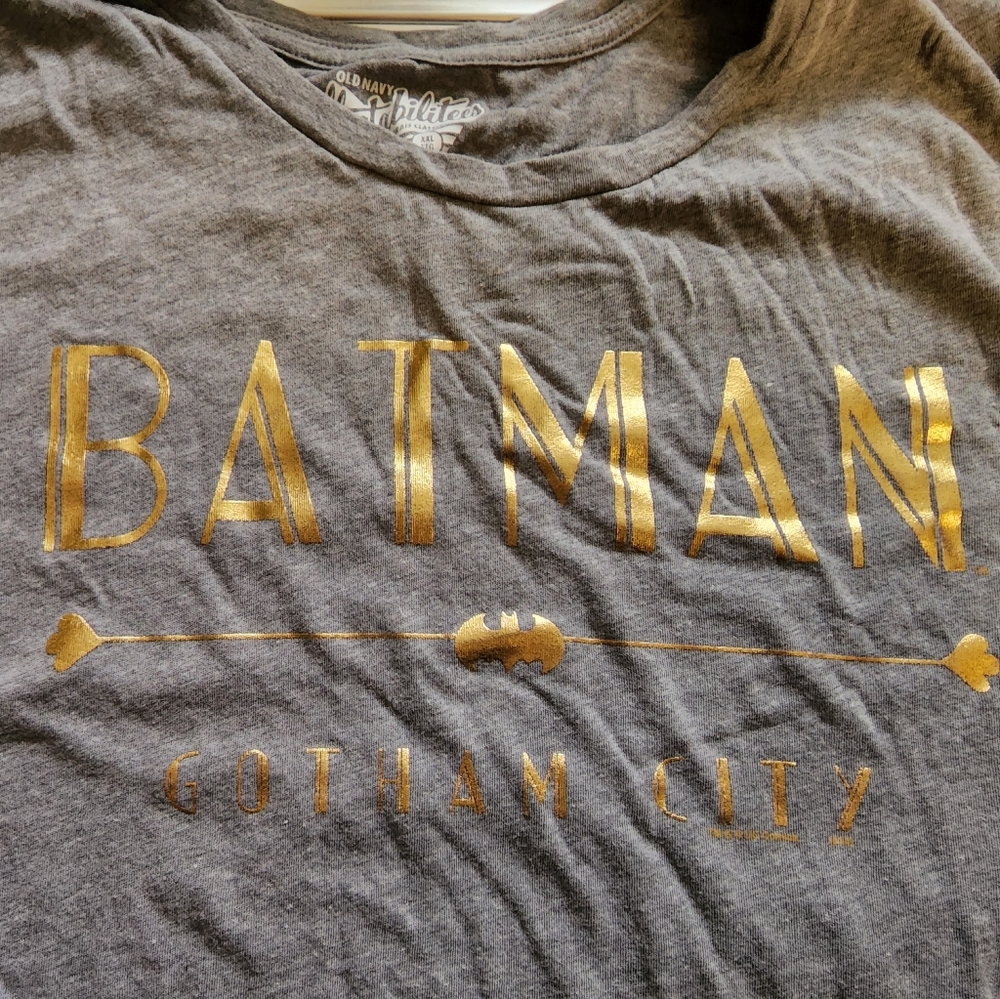 Old Navy Collectables BATMAN GOTHAM CITY Women's XXL Tshirt